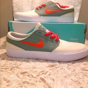 Nike janoski